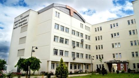 Yüksekokulu eğitim öğretim hizmet  Meslek Yüksekokulu 2.100 m² kapalı alanı olup toplam alanı 474.605 m² dir.