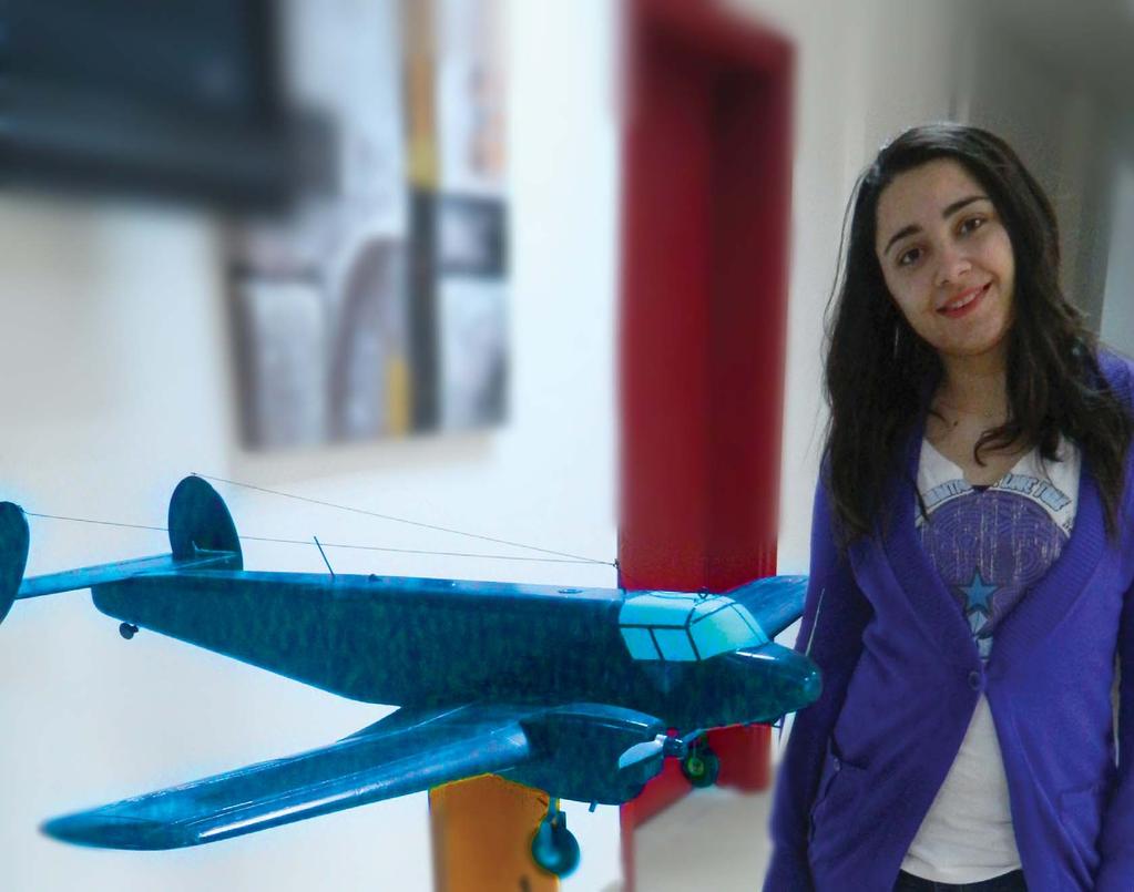 Hazal Naz MUTLU Ankara Hava Ulaştırma Fakültesi, Pilotaj Bölümü Öğrencisi Çocukluğumdan beri merak ettiğim uçma duygusu ve özgürlük hissi benim havacılığa heves duymamdaki temel nedendir.