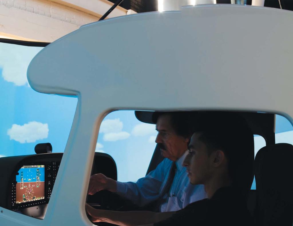 Bire-Bir Deneyim Pilotaj öğrencileri uçuş öncesinde simülatör eğitimlerine katılarak kokpit deneyimini yaşama şansı elde ediyorlar. Simülatör uçuşları bire-bir eğitim şeklinde gerçekleştirilmektedir.
