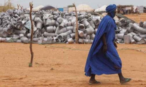 SAYFA 4 Mali nüfusunun toplam, yüzde 10 unu oluşturan Tuaregler, Azawad bölgesi denilen Kidal, Timbuktu ve Gao şehirlerinde yaşamaktadırlar. 1.2.