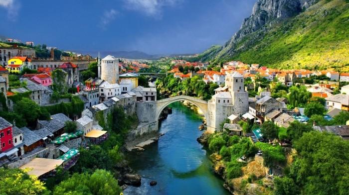 Bosna'da Sırp Referandumu Ne Anlama Geliyor? Bosna nın toprak bütünlüğü, egemenliği ve etnik grupları arasındaki anlaşmazlıkları daha uzun bir süre tartışılacağa benziyor. 24.02.