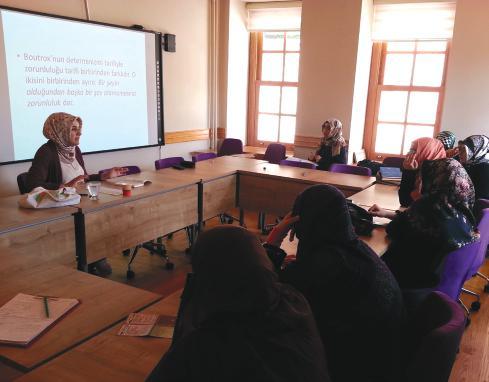 Tez Sunumları Çağdaş Felsefede İlim ve Din: Émile Boutroux, Ayşe Hilal Akın, 2 Eylül 2014 - Değerlendiren: Rukiye Alper Edep Programı bünyesinde yaz döneminde gerçekleşen dersler akabinde yapılan tez