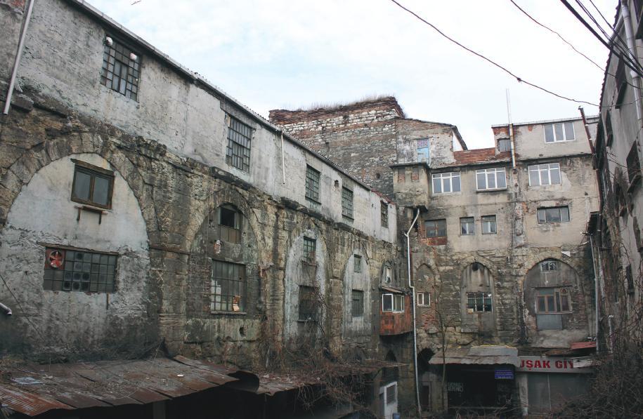 İSTANBUL DA BİR ORTA BİZANS KULESİ: İRENE KULESİ ın son bölümünde İstanbul un suriçindeki Büyük Valide Han a yer vermiştik.