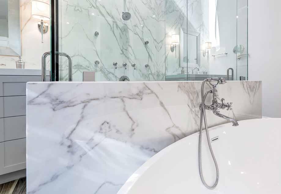 Neolith Calacatta slabs come with a reverse option to create stoking design effects like book-matched or end-matched walls.