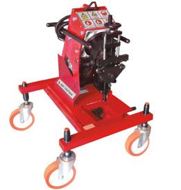 BEB - PLATE EDGE BEVELLING MACHINE KAYNAK AĞZI AÇMA MAKİNASI Standart Features Adjustable rotating speed Remote controller with 5 meter cable length Digital speed indicator on the controller panel