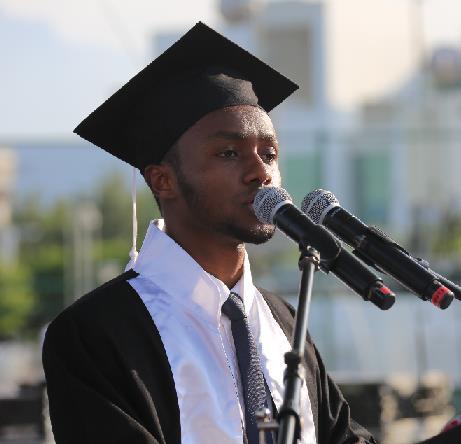 ULUSLARARASI ÖĞRENCİMİZDEN DUYGUSAL MEZUNİYET KONUŞMASI Üniversitemiz İletişim Fakültesi Halkla İlişkiler ve Tanıtım Bölümü nden mezun olan Somali li Sid Ali Mohamed 9 Haziran 2017 tarihinde