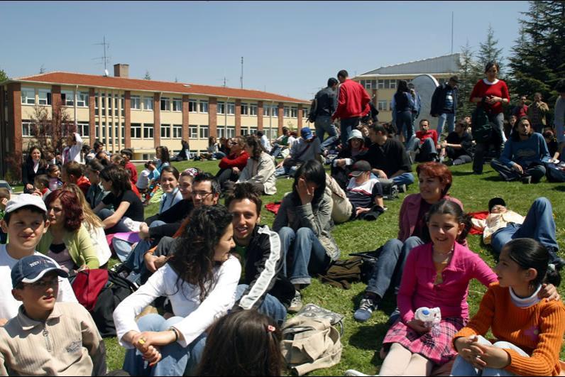 'nin aslında beş tane Avrupa yakasında, bir tane de Anadolu yakasında olmak üzere toplam altı kampusu bulunuyor.