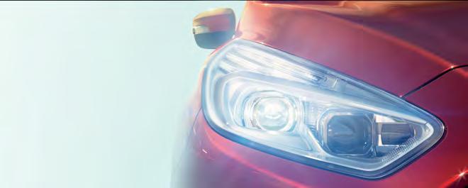 Yeni Ford S-MAX in Dinamik LED ön farlarının açısı ve hassasiyeti ortam koşullarına göre otomatik olarak ayarlanır.