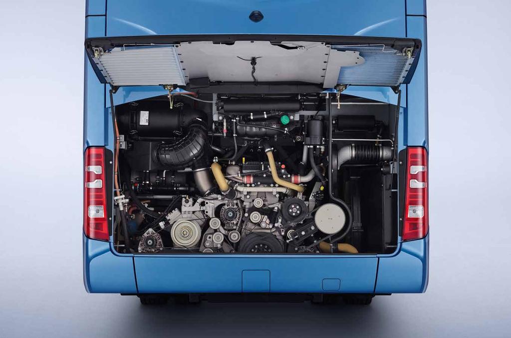 Yeni Travego otobüslerde bulunan Euro 6 Bluetec OM470 motor egzoz emisyonlarını düşürürken daha yüksek verim ve performans ile düşük yakıt tüketimini de beraberinde getiriyor.