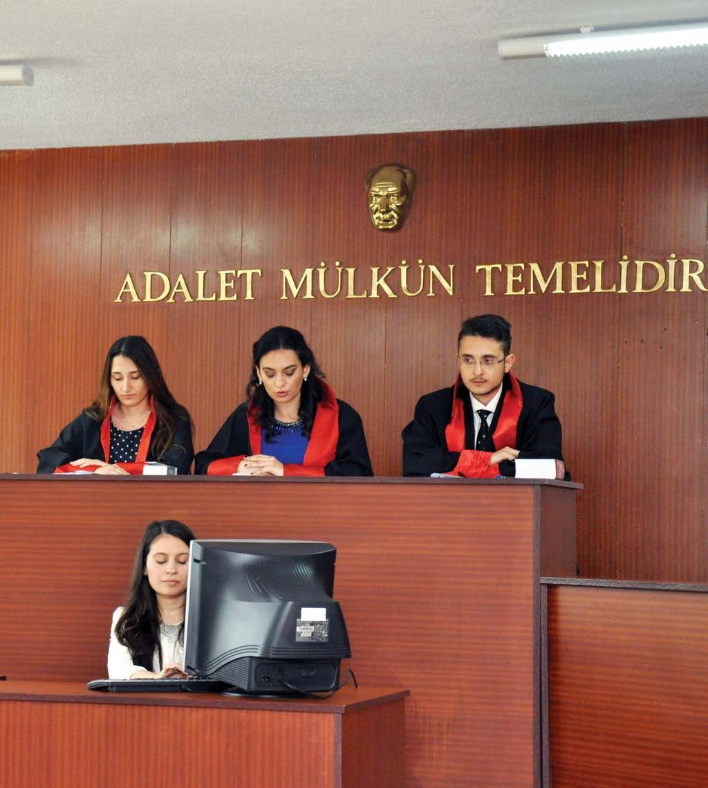 Akademik Kadro Prof. Dr. Kudret GÜVEN (Dekan) Prof. Dr. Sadi ÇAYCI (Dekan Yardımcısı, Kamu Hukuku Bölüm Başkanı) Yrd. Doç. Dr. Mehmet Emin AKGÜL (Dekan Yardımcısı) Prof. Dr. Rıza AYHAN (Özel Hukuk Bölüm Başkanı) Prof.