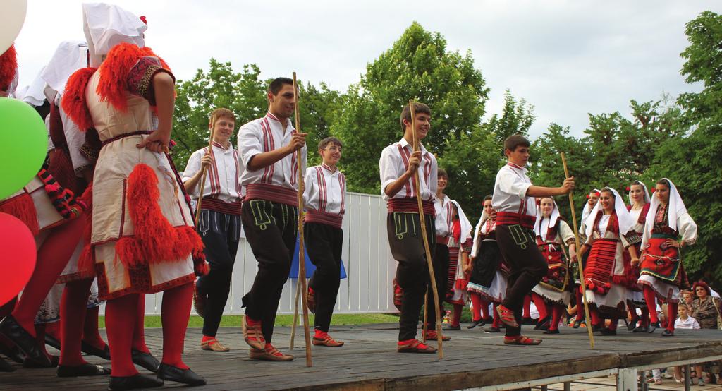 Balkan Türk Folklor Festivali Organizasyon Komitesi başkanlığını da Kırcaali Belediye Başkanı Hasan Azis yaparken, diğer komite üyeleri de Momçilgrad Belediye Başkanı Erdinç Hayrullah, Cebel Belediye