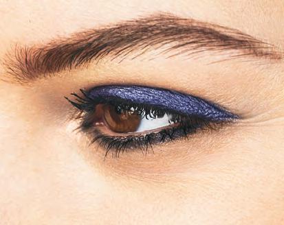 Kajal - Black and Midnight Blue Etkileyici renklerde