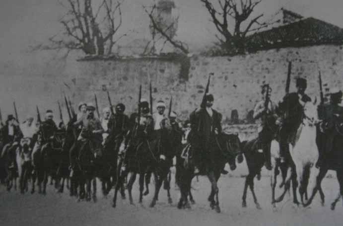 u a y Milliye ye mensu atl m reze. günü Cuma namazının topluca Namazgâh ta kılınacağı Ankaralılara duyurulur. Namazgâhtepe ye sancak çekilir. Namazgâh tahtının iki tarafına bayraklar dikilir.