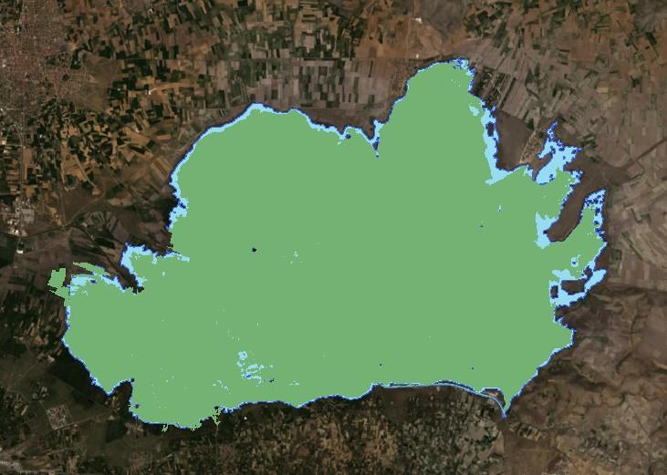 427 sazlık ve balçıkların dinamik bir yapıya sahip olmalarıdır. Kontrolsüz sınıflandırma sonuçları vektör formata otomatik olarak dönüştürülerek göl alanı ve değişimi bulunmuştur.