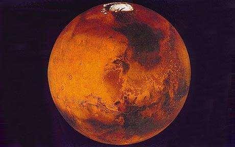Değerli arkadaşlar, Mars insanların eski çağlardan beri dikkatini çeken bir gök cismi, bize Venüs'ten sonra en yakın komşu gezegendir. Eski öz Türkçede Marsa SAKIT deniyordu.