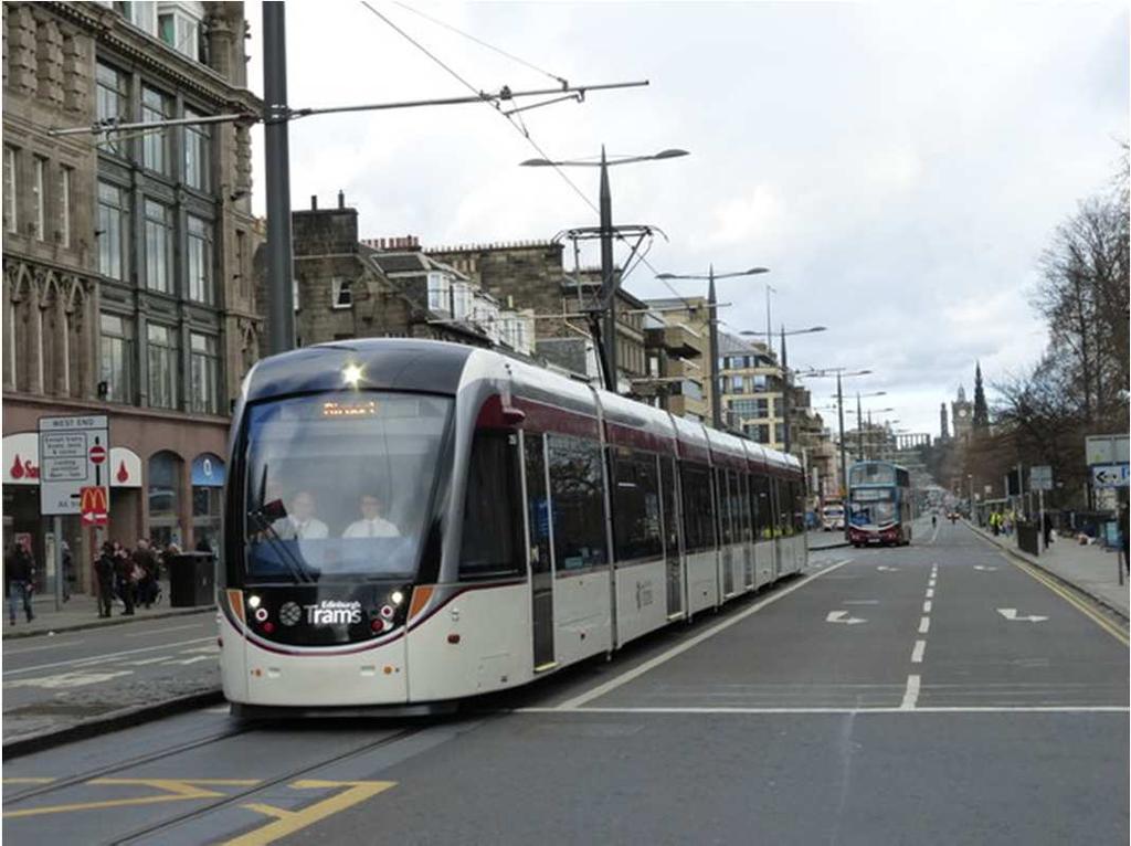 2.2.2 Cadde tramvayı Karayolu araçları ile aynı yolu kullanabilen, yol ve trafik durumuna göre bir sürücü tarafından kumanda edilen, elektrik enerjisini kataner hattından alan, alçak zeminli