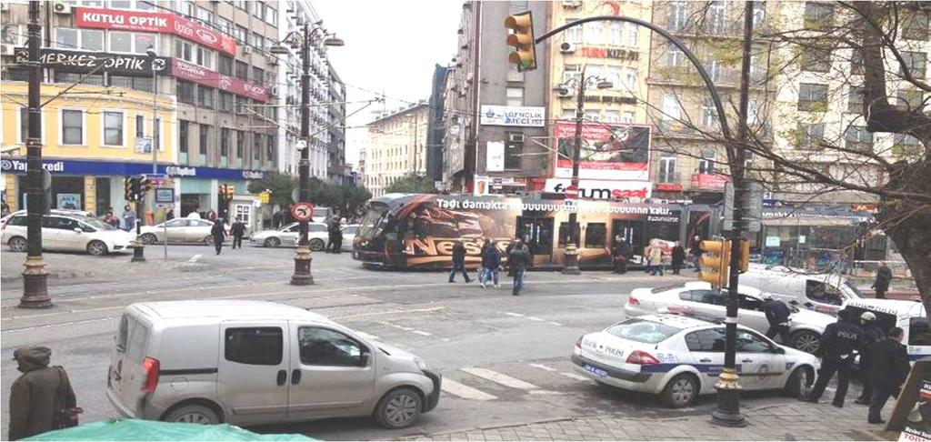 Şekil 4.6 : Sirkeci İstasyonu ve Yaya Geçidi. T1 Hattı nın Sirkeci ile Gülhane İstasyonu arasındaki kesiminde 2 farklı kurp bulunmaktadır. Bu kurpların yarıçapları 30 m.