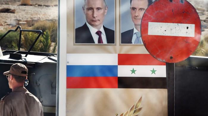 Putin'in Suriye'deki asıl amacı 'Rusya Başkanı Vladimir Putin in Suriye de bulunmasının ana amacı IŞİD ve el-kaide ile savaşmak değil ABD nin bölgede rahat harekete edememesini sağlamaktır.' 26.08.