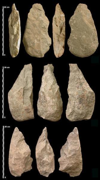 Acheulean/Acheuléen/ Aşölyen Taşlar (El baltaları) Kuvarsit, volkan camı/obsidiyen,