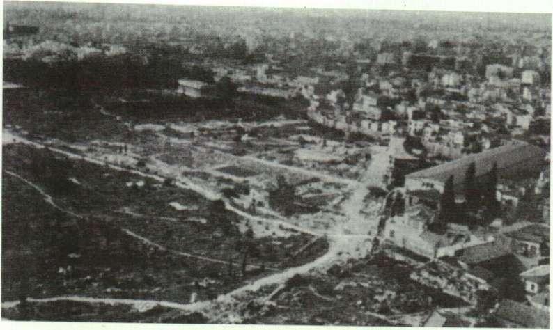 YAPI VE ÇEVRESI - KENTLER Fotoğraf 43: Atina agorasının Akropol'den görünümü.