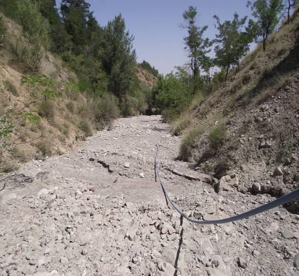 alan birimin görünür kalınlığı 32 35 m arasındadır. Birim Gölcük Krater Gölü çevresinde yüzeye çıkmaktadır. Gölcük Formasyonu nun tamamen volkanik kökenli kayaçlardan oluşan gevşek bir yapısı vardır.