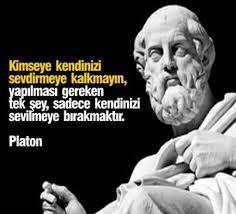 PLATON Felsefede matematiğe büyük önem veren ilk büyük dizgeci filozof Platon, matematik nesnelerinin sorusu karşısında gerçekçi tutumu benimsemiştir.