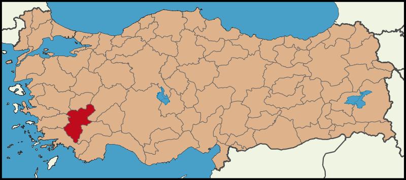 Denizli ilinin kuzeydoğusunda yer alan Çal; Güney, Bekilli, Çivril, Baklan ve Honaz ilçeleri ile çevrili olup, il merkezine 64 km uzaklıktadır. İlçenin denizden yüksekliği yaklaşık 870 m dir.