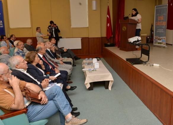 Antik dönem başlıklı açılış oturumunda konuşan Sanat Tarihçisi Prof.Dr. Ara Altun İznik te Kültür Mirasının Durumu konulu bir sunum yaptı. Çalıştayın birinci oturumunda Yrd. Doç. Dr.