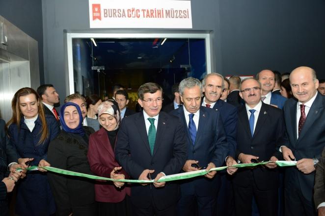 Törene Başbakan Davutoğlu nun yanı sıra Başbakan Yardımcısı Bülent Arınç, İçişleri Bakanı Efkan Ala, Orman ve Su işleri Bakanı Veysel Eroğlu, Çevre ve Şehircilik Bakanı İdris Güllüce, Bursa Valisi