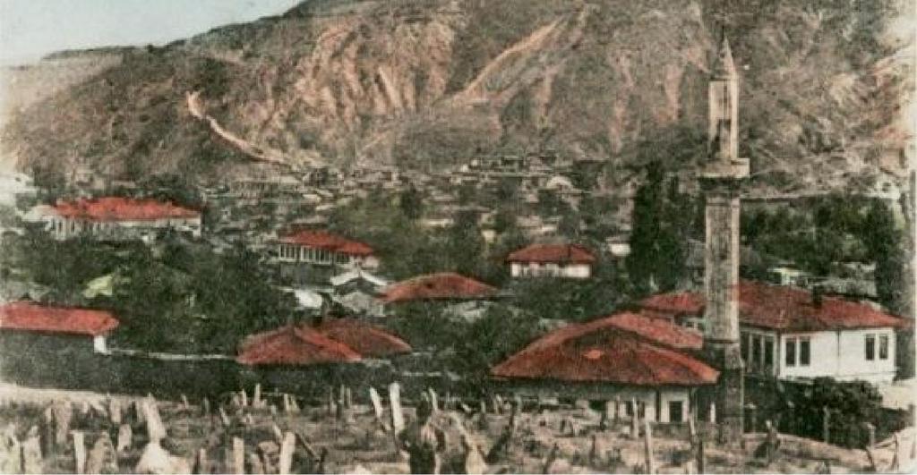 Florina Selanik te dört gün önce yani 18/19 Aralık 1923 gecesi saat dokuz buçukta iki Yunan askeri Islahane binasının bahçesinde bulunan yüzlerce çadırların ortasına gelir ve e ellerindeki süngülerle