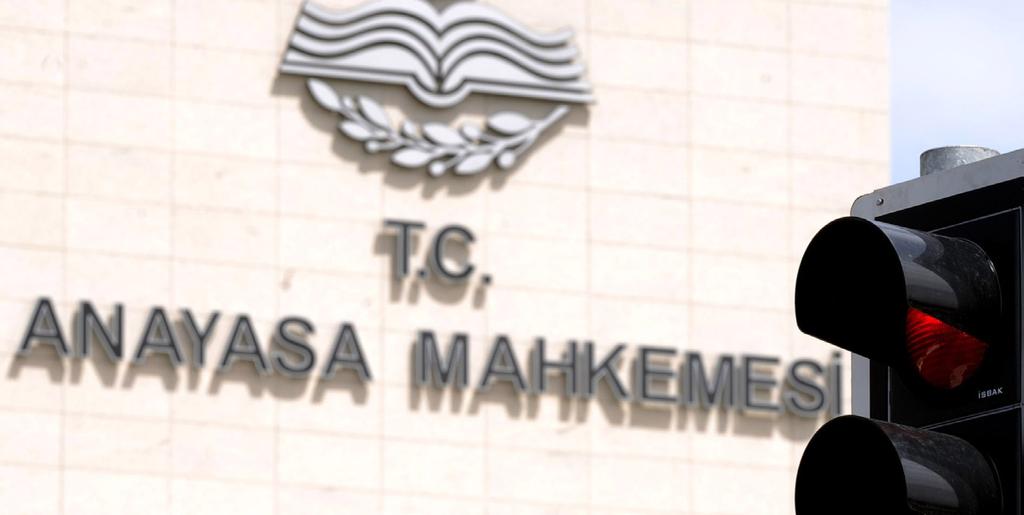 S E T A A N A L İ Z seta Analiz. AA, Mehmet Kaman Sayı: 50 Şubat 2012 ANAYASA MAHKEMESİNE BİREYSEL BAŞVURU YOLU (ANAYASA ŞİKÂYETİ) BEKLENTİLER VE RİSKLER CEM DURAN UZUN İÇİNDEKİLER GİRİŞ 4 I.