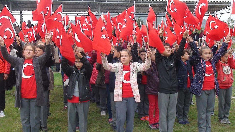 2: CUMHURİYET BAYRAMI İLÇEMİZDE COŞKUYLA KUTLANDI Balıkesir'in Havran ilçesinde 29 Ekim Cumhuriyet Bayramı coşku içinde kutlandı.