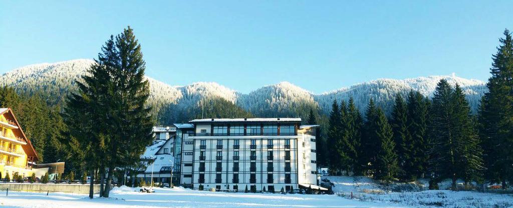 PACHET DE CRACIUN SI REVELION Hotel Escalade 4* POIANA BRASOV AMPLASARE Este situat la o distanta de numai 100 m de telecabina, telegondola, partia de ski si snowboard, patinoar si partia de saniute.