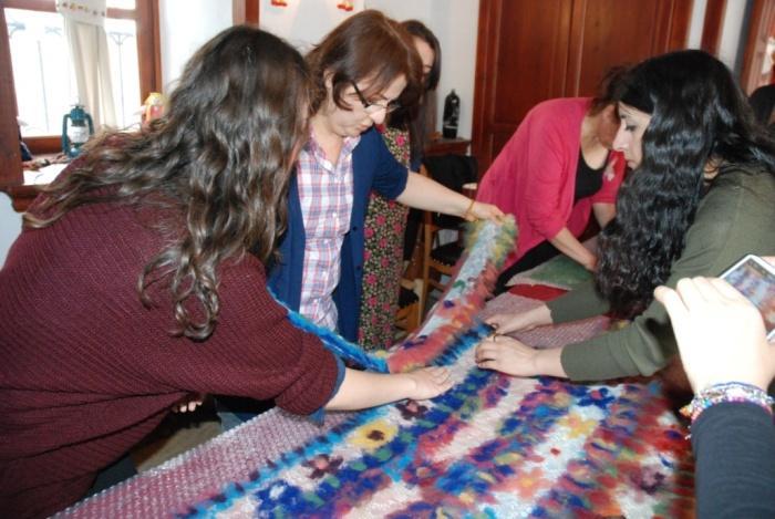 Keçe atölyesi "Çiğdem Şenliği" 8 Mart 2014 Müze ve Gazi Üniversitesi THBMER tarafından Anadolu'da baharın gelişini müjdeleyen çiğdem çiçeği gezdirme geleneğini yaşatmak