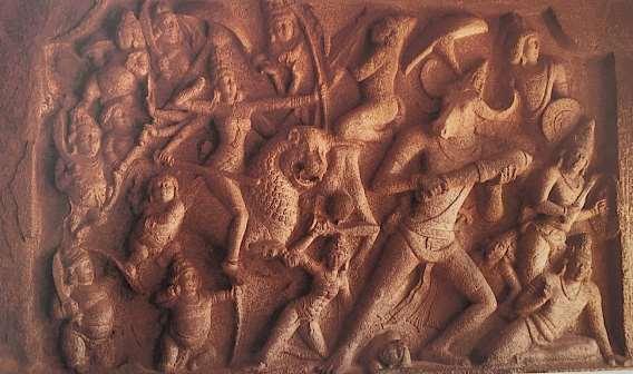 Şekil 19 Durga ve şeytan Mahişa nın savaş sahnesi 7.yy Mahisasaramardini mağarası, Mamallapuram Şekil 20 de Durga nın Mahişa ile mücadelesi oldukça küçük bir heykelde yer almaktadır.