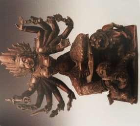 141 Şekil.35 Kali Bronz, Chidambaram Tapınağı, Tamilnadu Sarasvati Şekil 36 Kali heykeli Bronz 13.yy Nepal Sarasvati, bilgi ve sanat tanrıçasıdır. Şiva ve Durga nın kızıdır.
