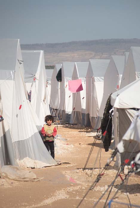 1 30 240 hayrat köyü çadırkent e destek haneye destek Barınma Suriye de savaştan dolayı yerle bir olan şehirler insanları göç etmeye zorlamış ve milyonlarca insan mülteci konumuna düşmüştür.