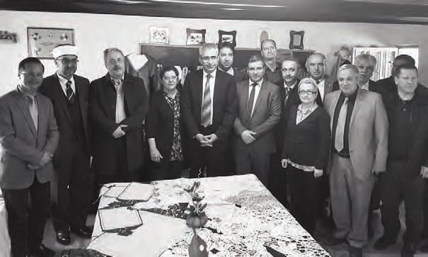 Yassıören köyündeki hatim merasimine İskeçe Müftüsü Ahmet Mete'nin yanı sıra Türkiye nin Gümülcine Başkonsolosu Ali Rıza Akıncı, Batı Trakya'da bir konferans vesilesiyle bulunan İslam İşbirliği