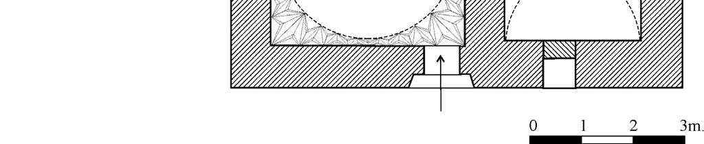Batı duvarı ortasında ise iç içe iki sivri kemerli bir kontrol penceresi vardır (Resim 14). Kemerlerin düzensiz oluşu bu kesimde bir onarımı düşündürmektedir.