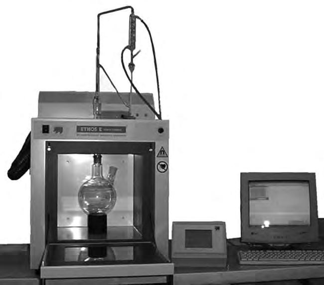 4. Ünite - Üretim Yöntemleri-II: Distilasyon 73 fiekil 4.8 Mikrodalga Destekli Distilasyon Sistemi.
