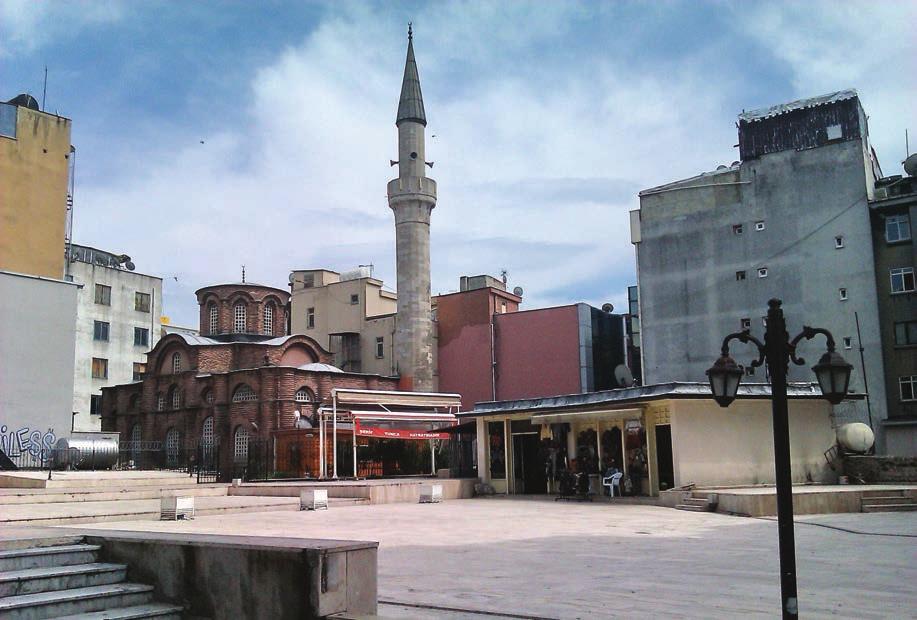 kapsamında bazı hasarlı sütun ve başlıklar yenilenmiş, çökmüş tonozlar tamamlanmıştır. Yapı günümüzde bir çarşı olarak hizmet vermektedir.