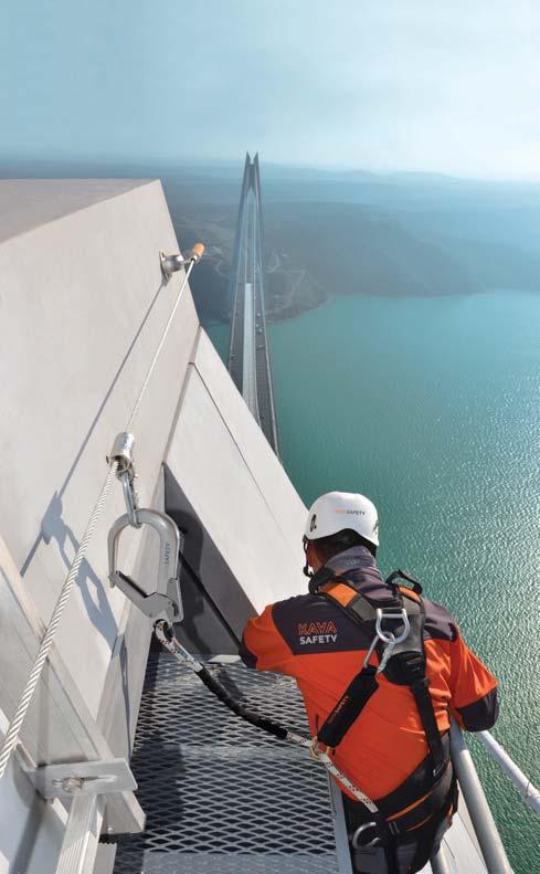 Kaya Safety, 1996 yılında yüksekte yapılan çalışmaların güven içerisinde gerçekleşmesini sağlayacak sistemler ve ekipmanlar tasarlamak için kuruldu.