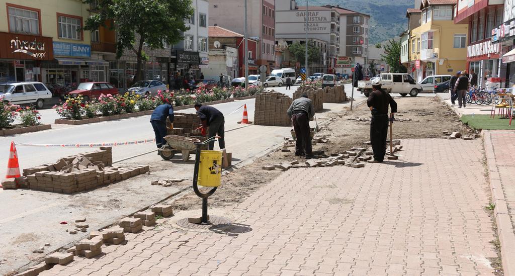 arazi yollarında reglaj çalışması yapılmıştır. Mahalle ana yoluna dökülen taşlar periyodik olarak temizlendi. 18- Kocahacılı mahallesi arazi yollarının reglajı yapıldı.