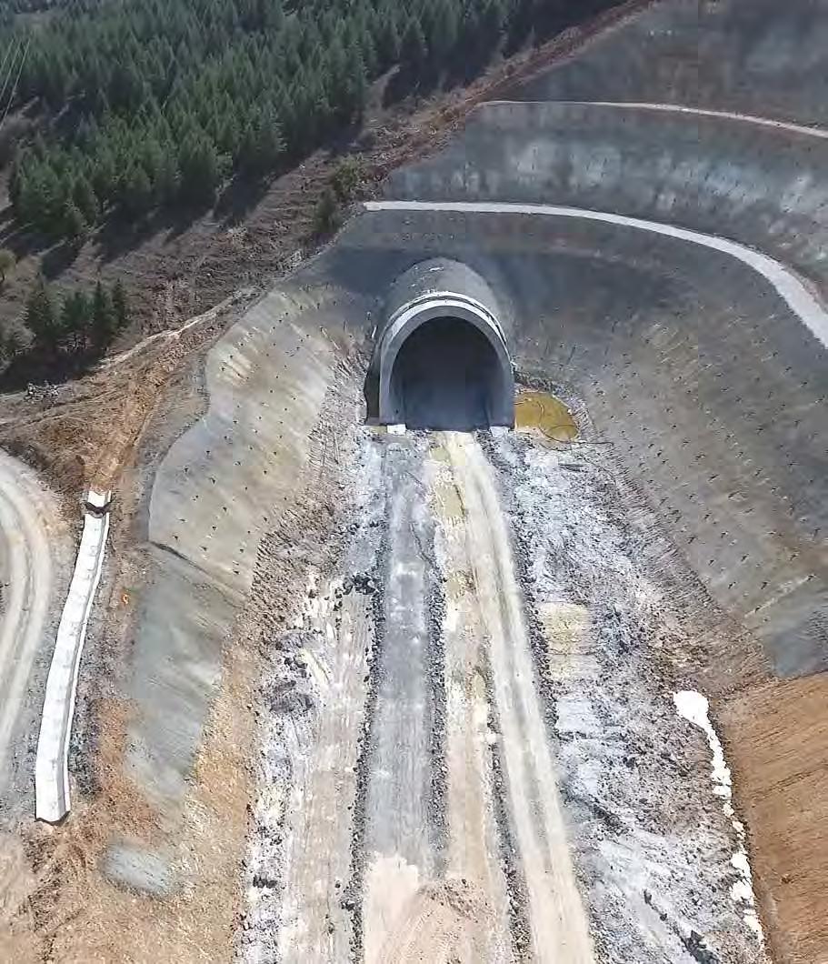 2012 tarihinde başlanılan söz konusu projenin öngörülen bitiş tarihi Aralık 2018 dir. Sözleşme kapsamında 167 km lik demir yolu güzergahında; Kazı (49.000.000 m³), Dolgu (16.500.