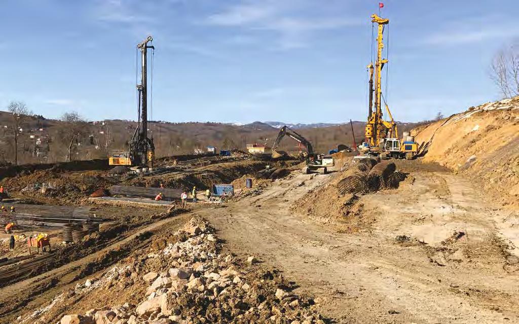 150 151 Transit trafik için istenilen standartların sağlanması, aynı zamanda da kent içi trafiğin yükünün azaltılması hedeflerine uygun olarak yapımı