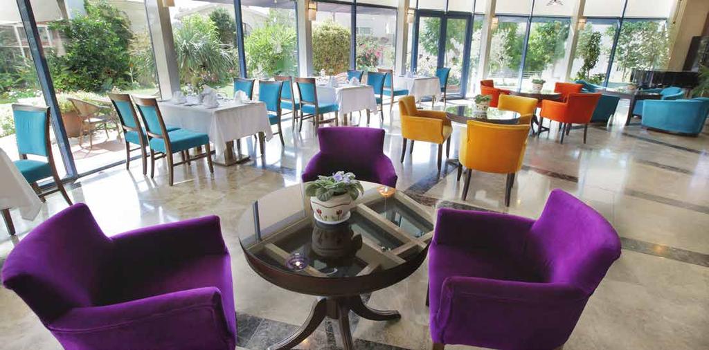 SULTAN RESTORAN & BAHÇESİ SULTAN RESTAURANT & GARDEN Egzotik bitkilerle donanmış bahçemizde günün stresini isterseniz keyifli bir müzik eşliğinde bitirebilir, isterseniz öğle ve akşam yemeklerinizi