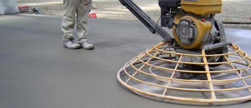 Yüzey Sertleştirici Uygulaması Yüzey sertleştirici uygulanacak beton dizaynı, ortam yüklerine ve zemin şartlarına göre seçilmelidir.