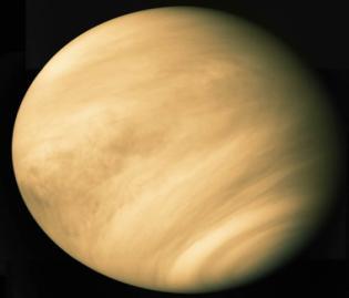 Şekil 6. Venüs 8 1.9.8.3. Dünya Dünya Güneş e yakınlık sıralamasında 3. sırada yer alan, üzerinde canlı yaşadığı bilinen tek gezegendir.