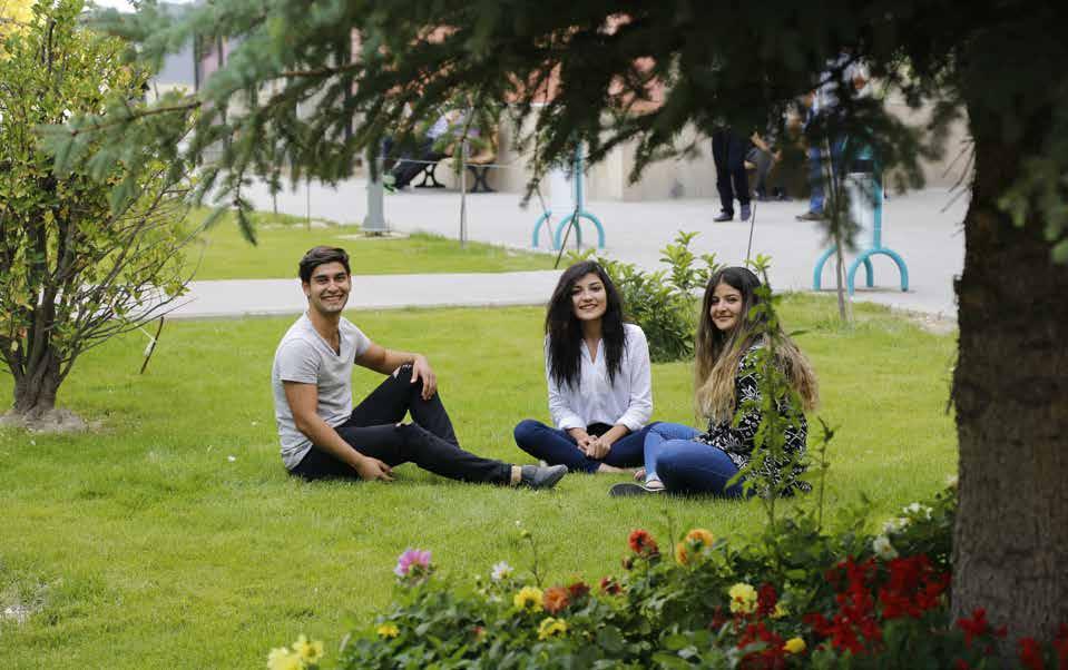 Niğde Ömer Halisdemir Üniversitesi; kütüphanesi, bilgisayar laboratuvarları, yurtları, spor tesisleri,