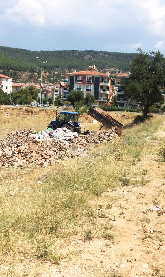 sürücüerini suçüstü yakaayarak para cezası uyguuyor Muğa Büyükşehir Beediyesi nden yapıan açıkamada; Kaçak dökümerin önüne geçmek adına ekiper yoğun ve titiz bir çaışma gerçekeştiriyor İ geneinde